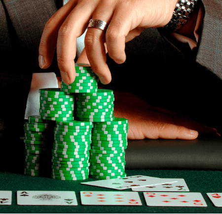 Bankroll Strategies for Aspiring Poker Professionals at GPinas Online Casino Login